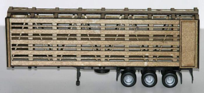 australian_road_train_stock_trailer_laser-cut_wood_kit_326-5480_big.jpg