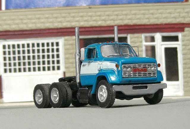 1966-1977_gmc_9500_tandem-axle_tractor_wlow_cab_short_hood_resin_kit_696-v375_big.jpg