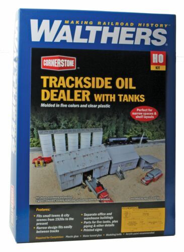 trackside_oil_dealer_with_storage_tanks_933-4059_pkg_big.jpg