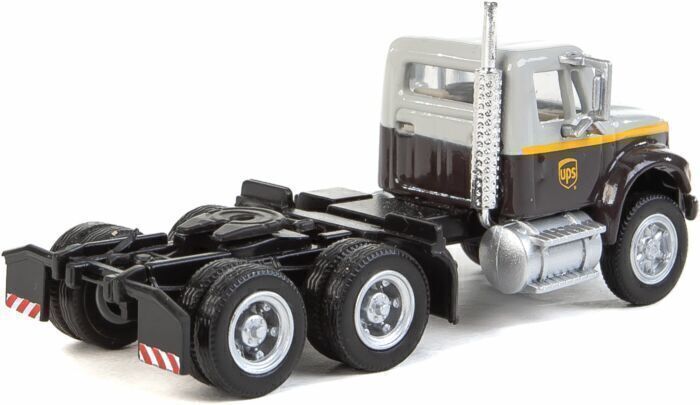internationalr_4900_dual-axle_semi_tractor_only_assembled_949-11186_dt1_big.jpg