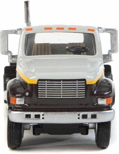 internationalr_4900_dual-axle_semi_tractor_only_assembled_949-11186_dt2_big.jpg