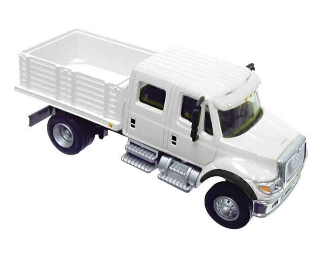 internationalr_7600_2-axle_crew_cab_truck_with_solid_stake_bed_assembled_949-11880_big.jpg