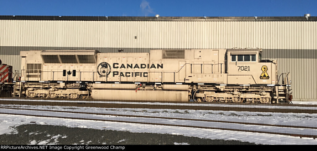 CVR Picture for SD70ACU CP/Military Sand #7021 w/DS